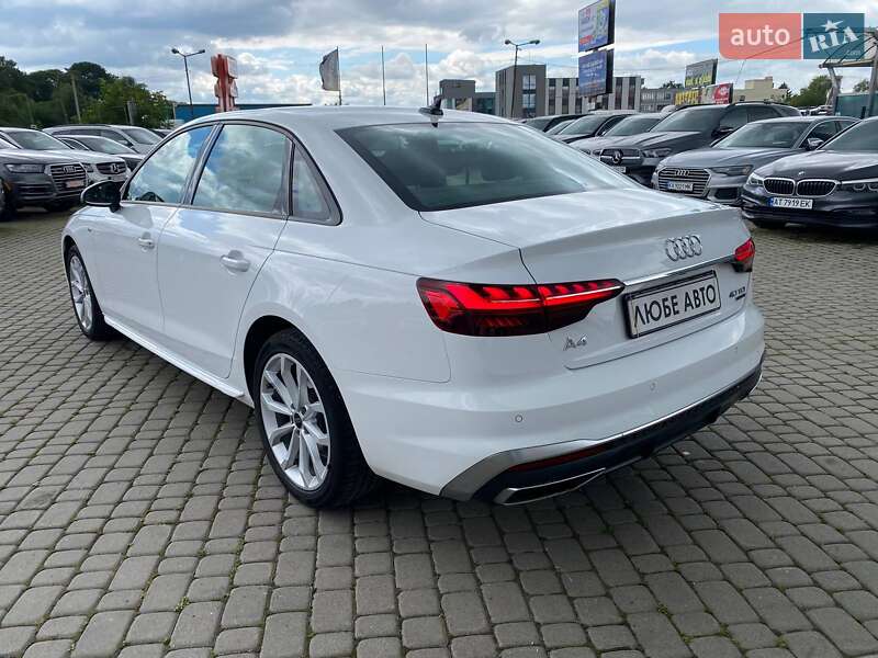 Седан Audi A4 2023 в Львове