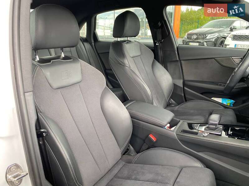 Седан Audi A4 2023 в Львове