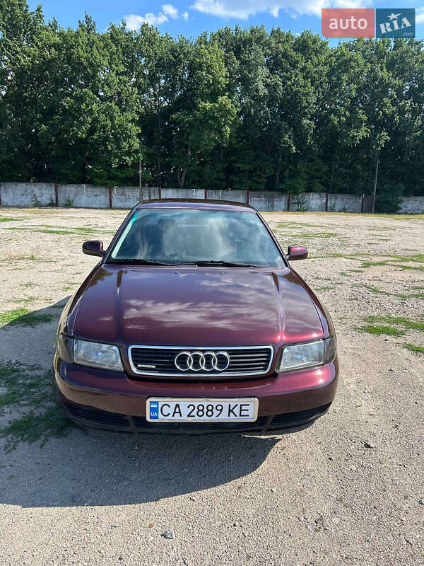 Седан Audi A4 1996 в Умани