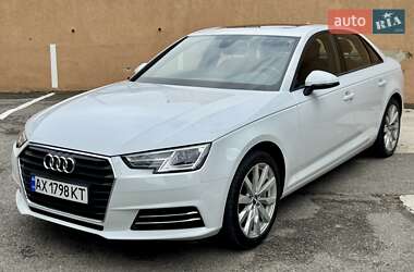 Седан Audi A4 2016 в Чернівцях