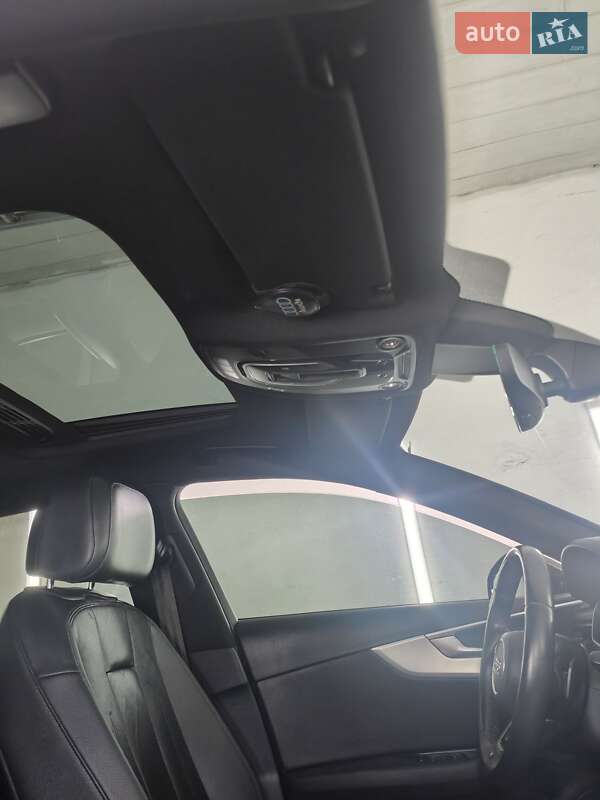 Седан Audi A4 2017 в Черновцах
