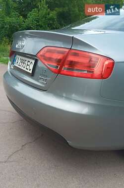 Седан Audi A4 2010 в 
