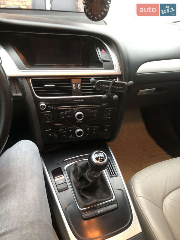 Седан Audi A4 2014 в Луцке