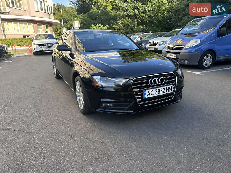 Седан Audi A4 2013 в Киеве