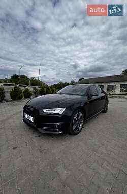 Седан Audi A4 2018 в 