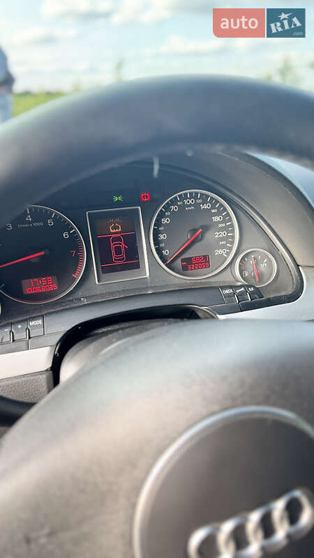 Седан Audi A4 2004 в Василькове