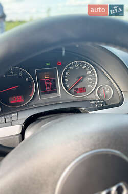 Седан Audi A4 2004 в 