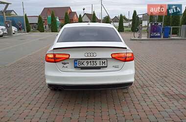 Седан Audi A4 2014 в 