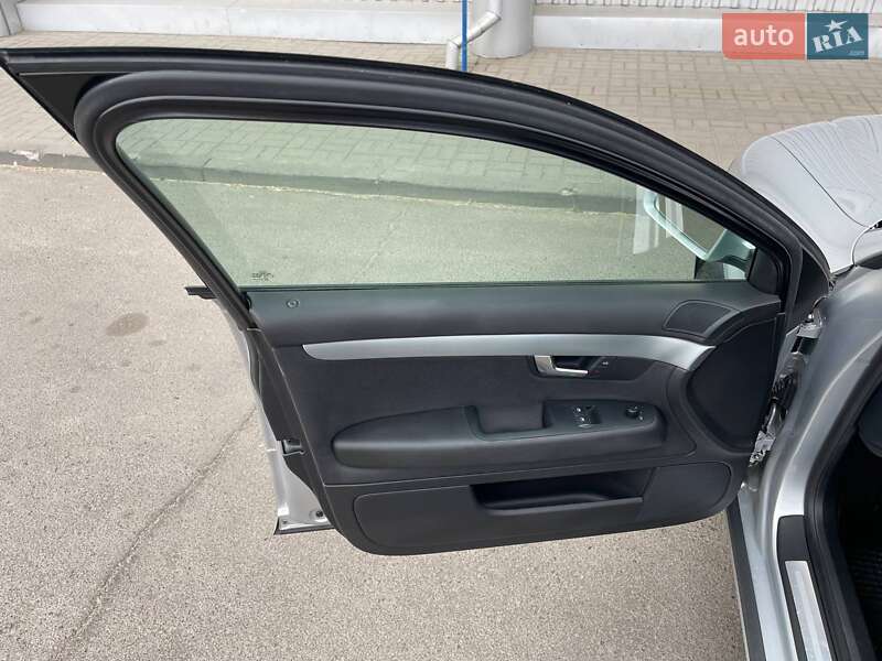 Седан Audi A4 2005 в Луцке