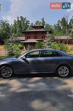 Седан Audi A4 2018 в 