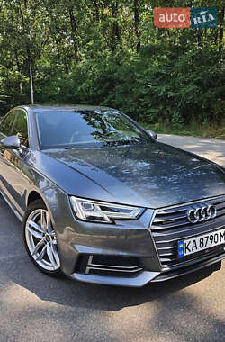 Седан Audi A4 2018 в 