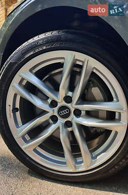 Седан Audi A4 2018 в 