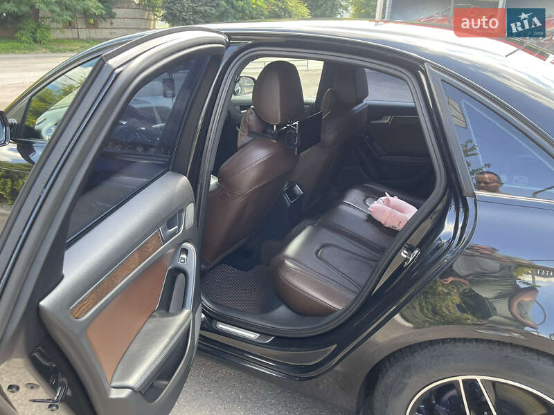 Седан Audi A4 2013 в Шептицькому