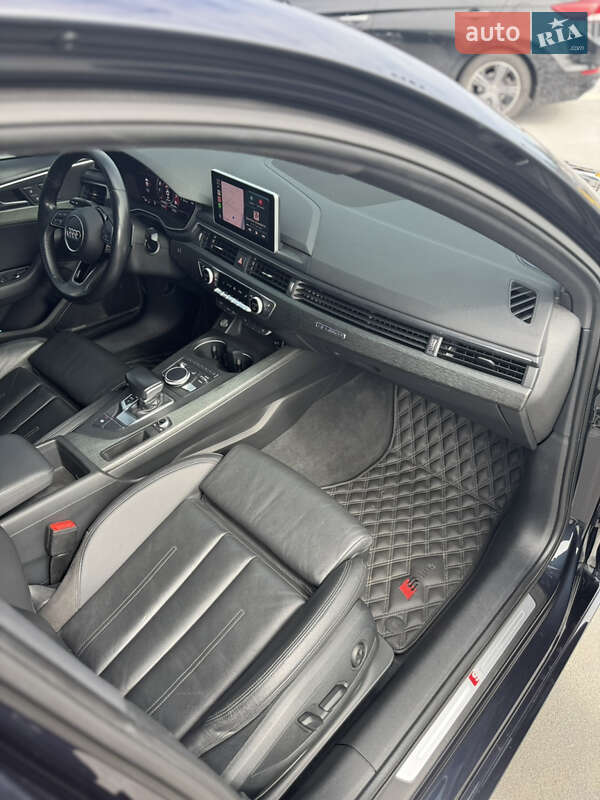 Седан Audi A4 2017 в Киеве