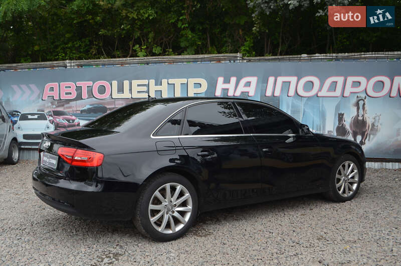 Седан Audi A4 2012 в Киеве