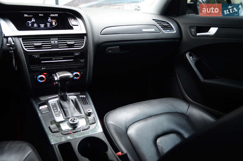 Седан Audi A4 2012 в Киеве