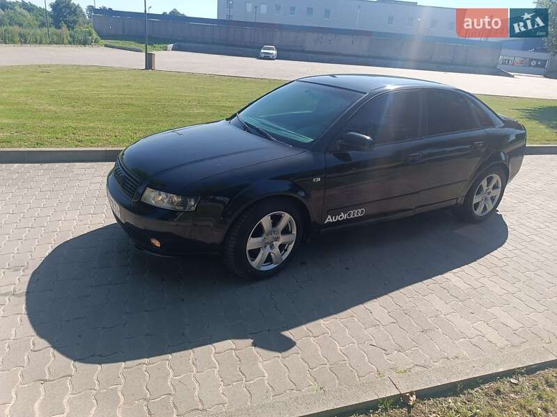 Седан Audi A4 2004 в Сокале