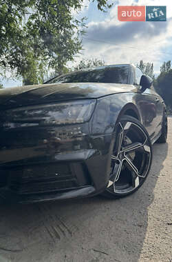 Седан Audi A4 2018 в Днепре