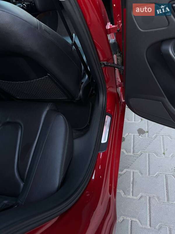 Седан Audi A4 2013 в Житомире