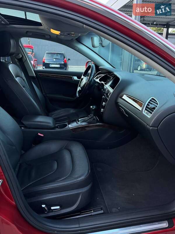 Седан Audi A4 2013 в Житомире