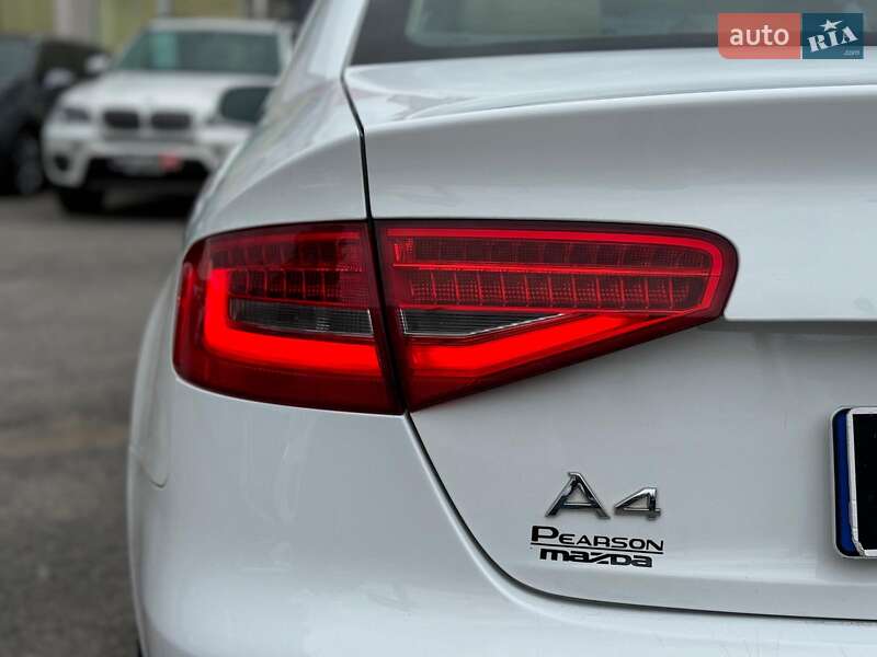Седан Audi A4 2012 в Виннице