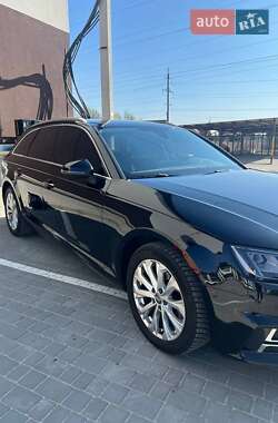 Универсал Audi A4 2018 в 
