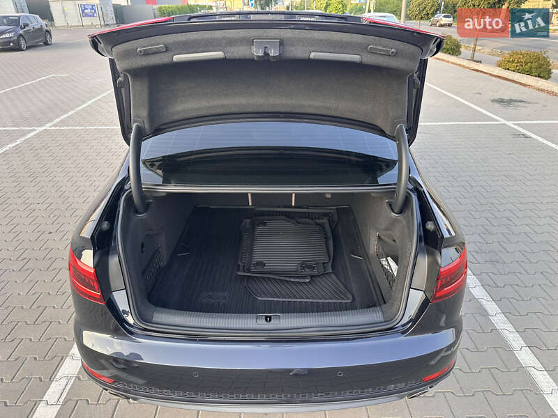 Седан Audi A4 2017 в Киеве