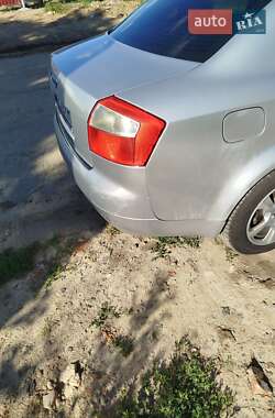 Седан Audi A4 2001 в 