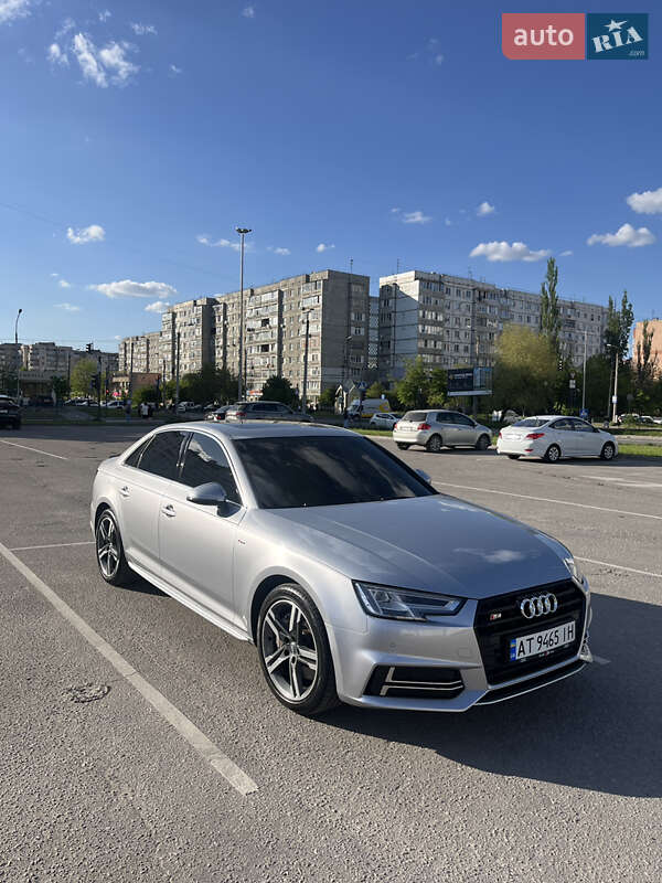 Седан Audi A4 2018 в Ивано-Франковске