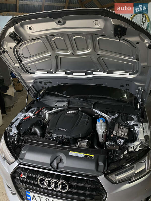 Седан Audi A4 2018 в Ивано-Франковске