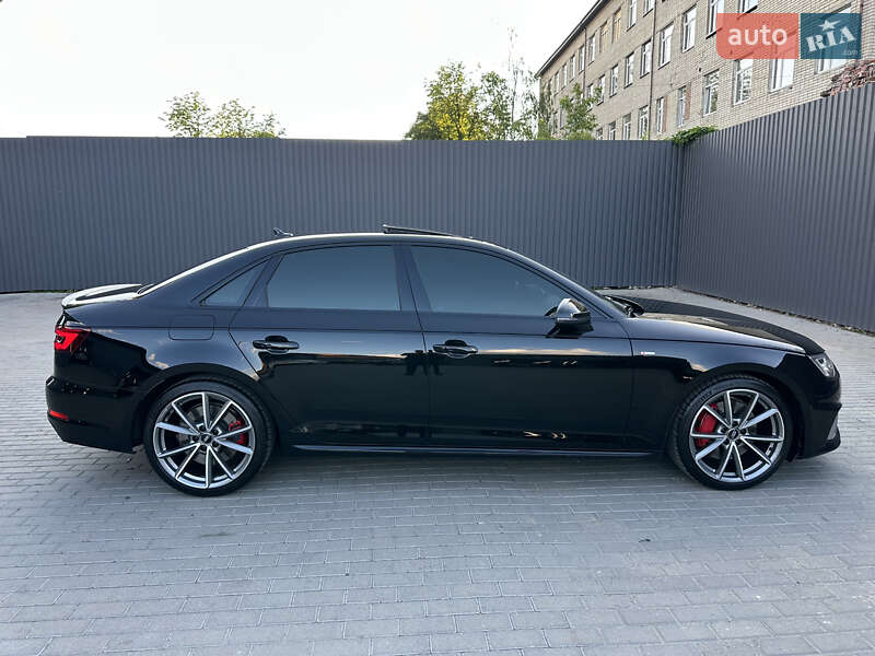 Седан Audi A4 2017 в Харкові
