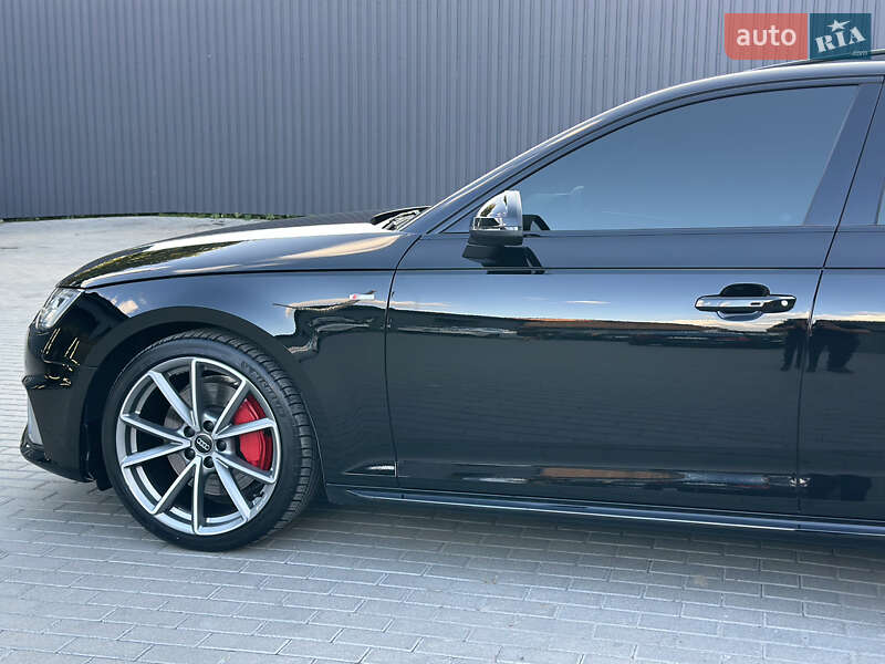 Седан Audi A4 2017 в Харкові