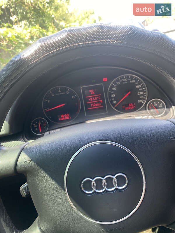 Универсал Audi A4 2001 в Сарнах