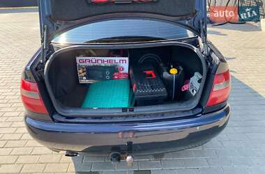 Седан Audi A4 1998 в 