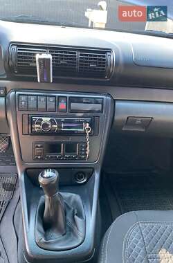 Седан Audi A4 1998 в 