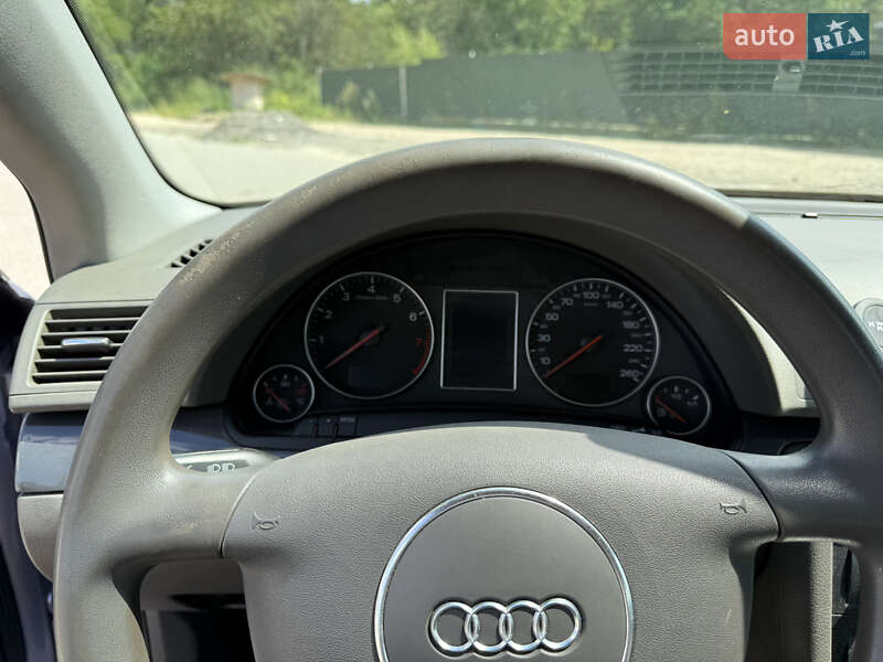 Седан Audi A4 2004 в Львове