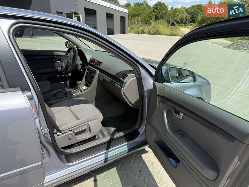 Седан Audi A4 2004 в Львове