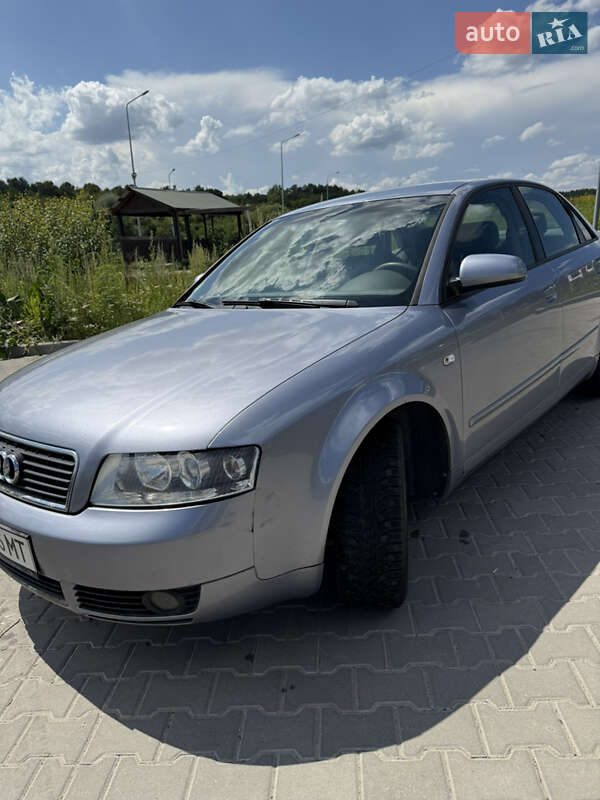 Седан Audi A4 2004 в Львове