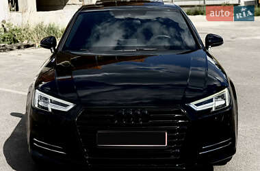 Седан Audi A4 2017 в Ужгороде