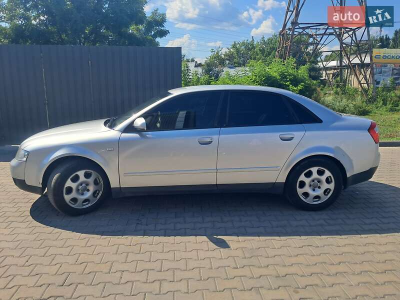 Седан Audi A4 2002 в Вышгороде