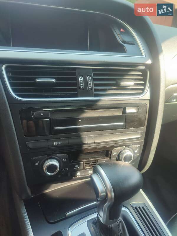 Седан Audi A4 2014 в Киеве