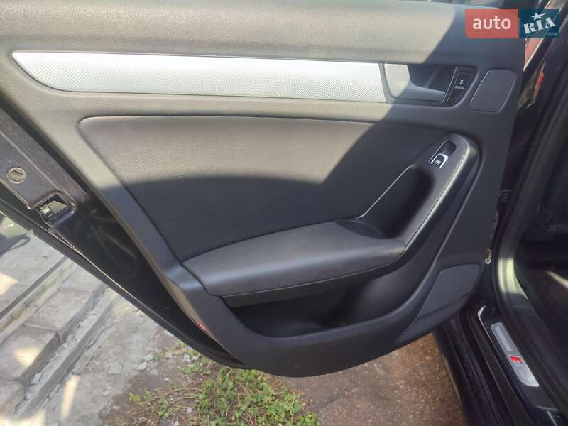 Седан Audi A4 2014 в Киеве
