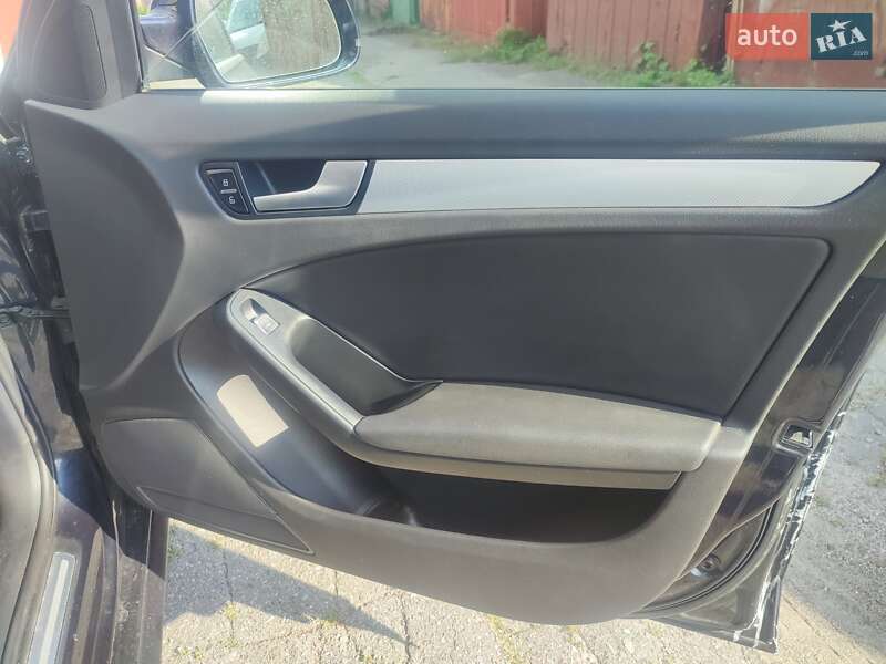 Седан Audi A4 2014 в Киеве