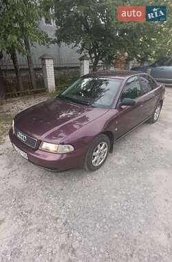 Седан Audi A4 1996 в Львове