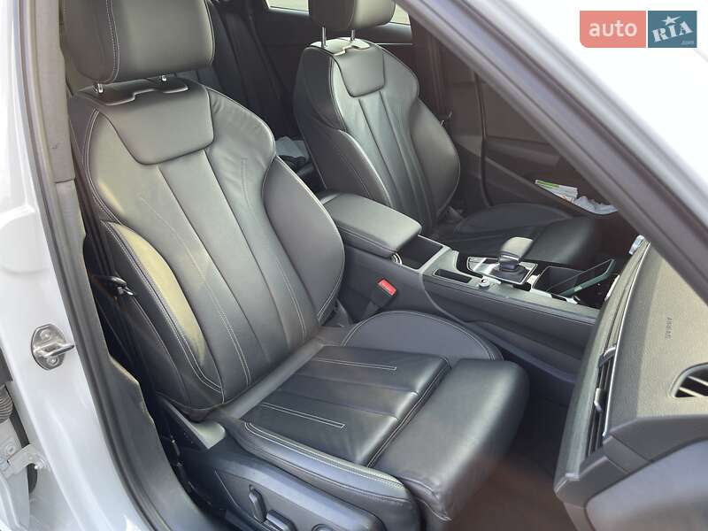 Седан Audi A4 2019 в Киеве