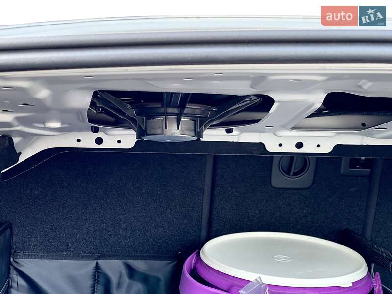 Седан Audi A4 2019 в Киеве