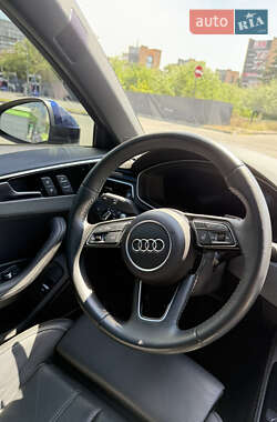 Седан Audi A4 2020 в 