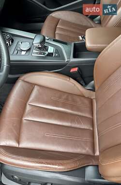 Седан Audi A4 2018 в 