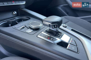 Седан Audi A4 2018 в 