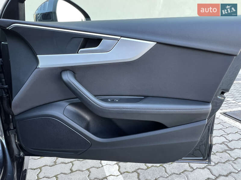 Седан Audi A4 2018 в Дрогобыче